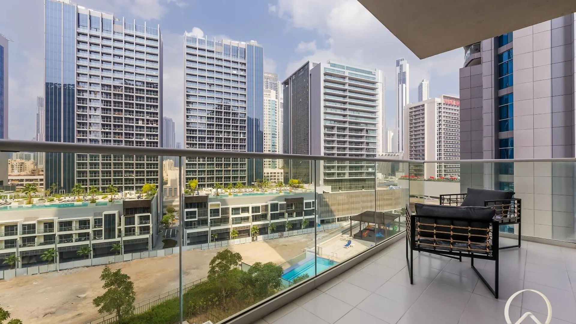 Apartment Oraya - Canal-Side Comfort Close Burj Khalifa & Dubai Mall
