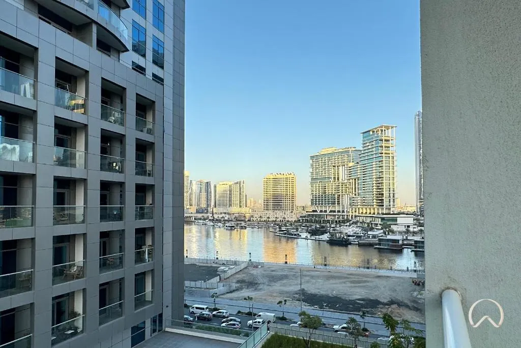Apartment Oraya - Canal-Side Comfort Close Burj Khalifa & Dubai Mall