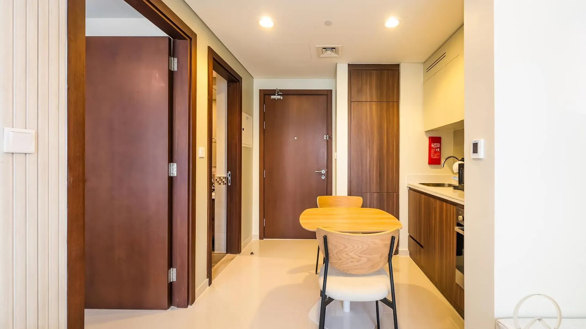 Apartment Oraya - Canal-Side Comfort Close Burj Khalifa & Dubai Mall