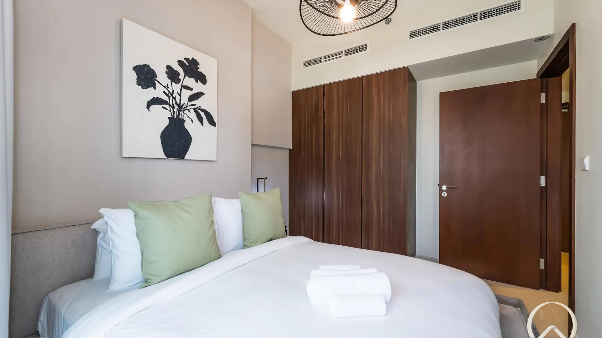 Oraya - Canal-Side Comfort Close Burj Khalifa & Dubai Mall United Arab Emirates