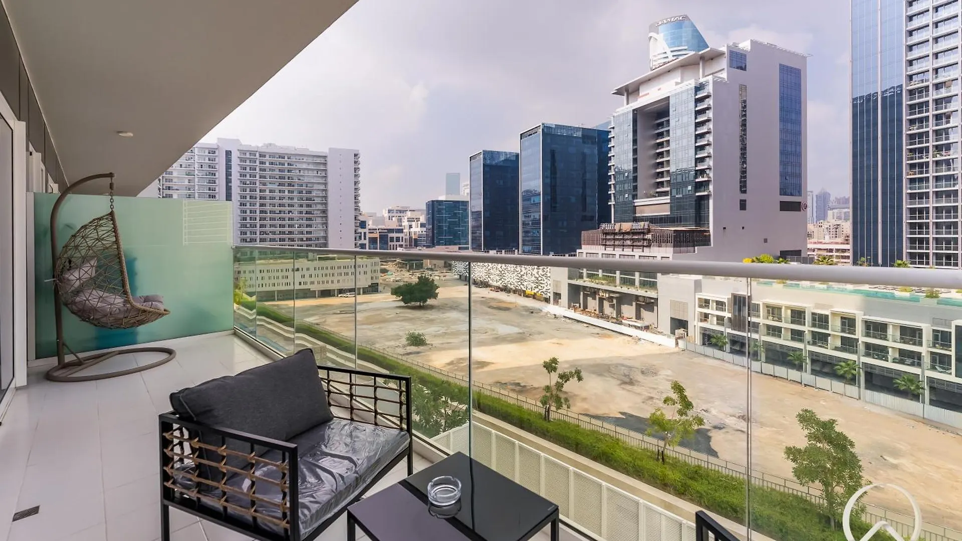 Apartment Oraya - Canal-Side Comfort Close Burj Khalifa & Dubai Mall